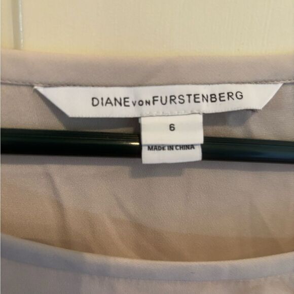 Diane Von Furstenberg Tan/White  Tie Front  Top - Picture 5 of 5